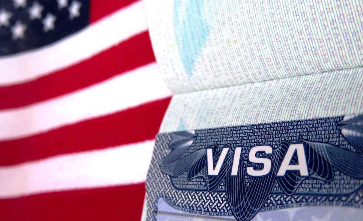 В США иностранцам аннулировали визы