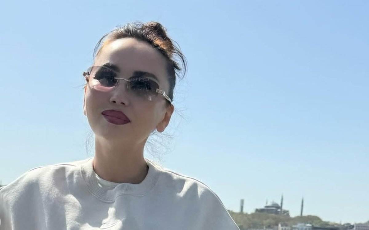 Баян Алагузова показала маленьких дочерей