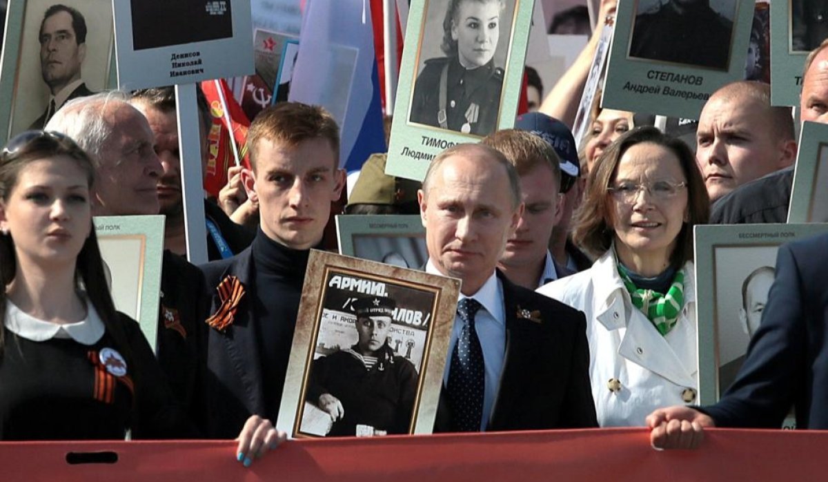 Против Казахстана развернули гибридную войну: как Россия раскачивает тему "Бессмертного полка"