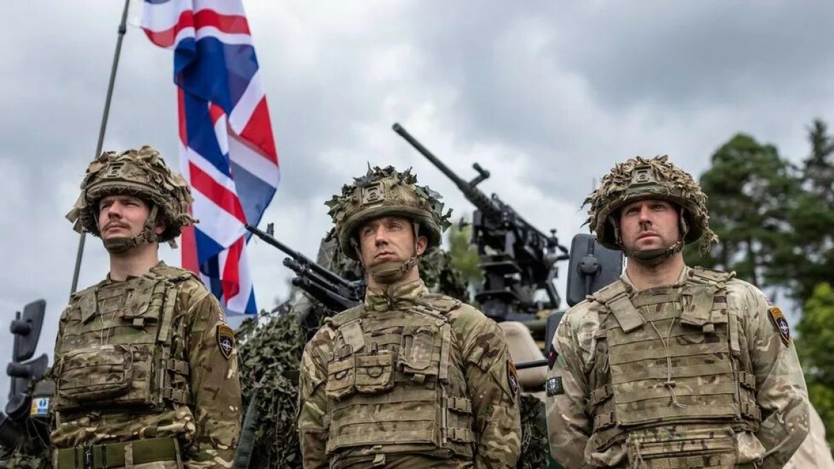 Великобритания готовится к возможному нападению России — Telegraph
