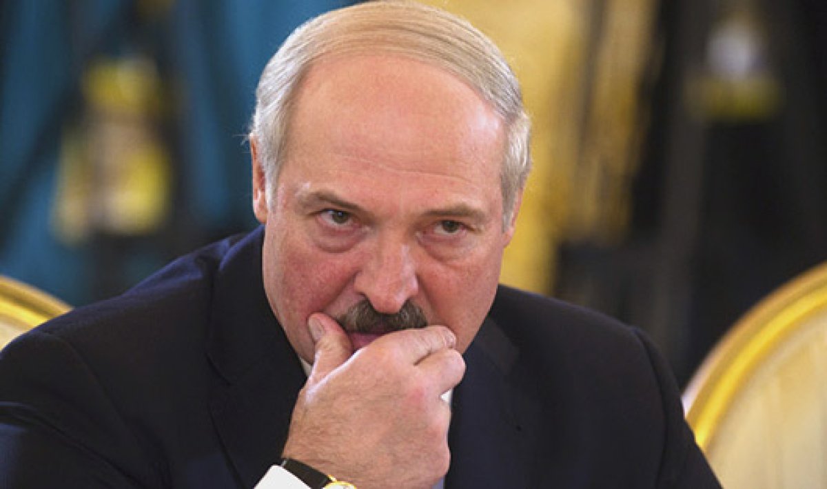Лукашенко признал, что "немного задержался" у власти