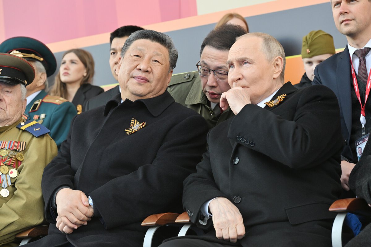 "Путин сдаёт Китаю всё, что можно" - Каспаров о визите Си Цзиньпина в Россию