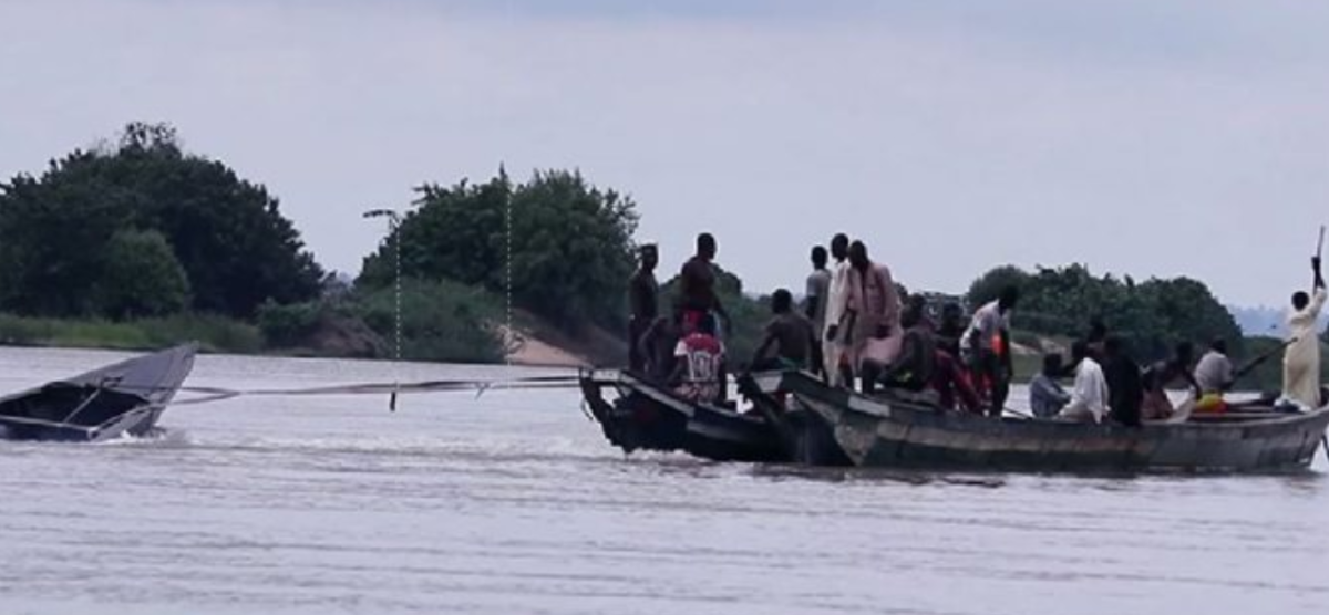 В Нигерии при крушении парома погибли 37 человек