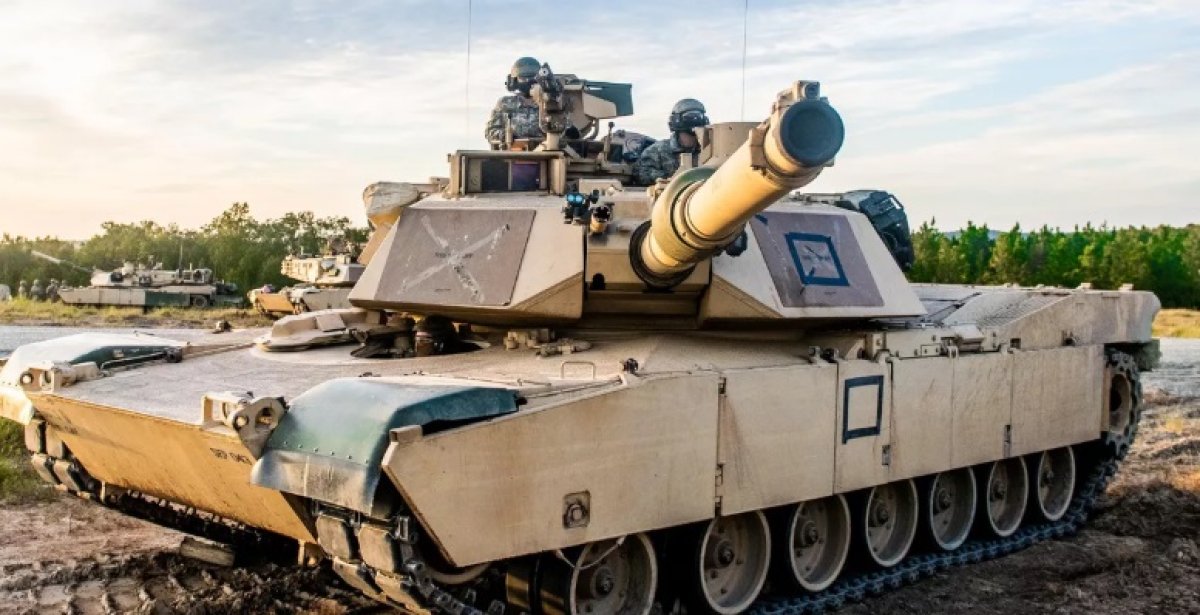 Австралия начала поставлять танки Abrams в Украину после разрешения США