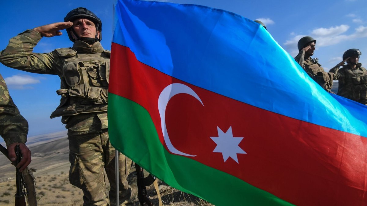 На казахском языке решили обучаться военные Азербайджана