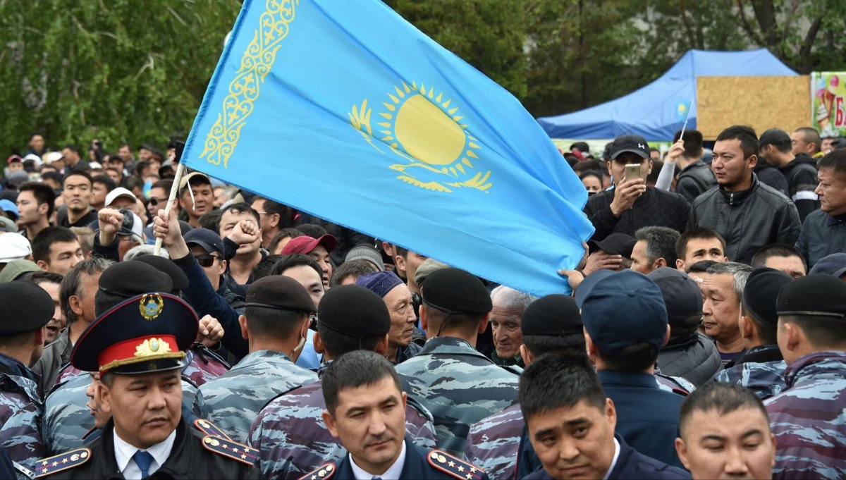 Стало известно, сколько казахстанцев не доверяют полиции, судам и Антикору
