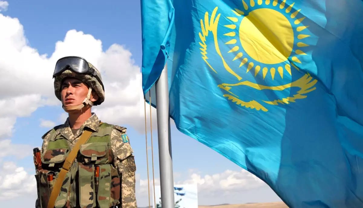 Казахстан умело предотвращает войну – генерал армии Украины