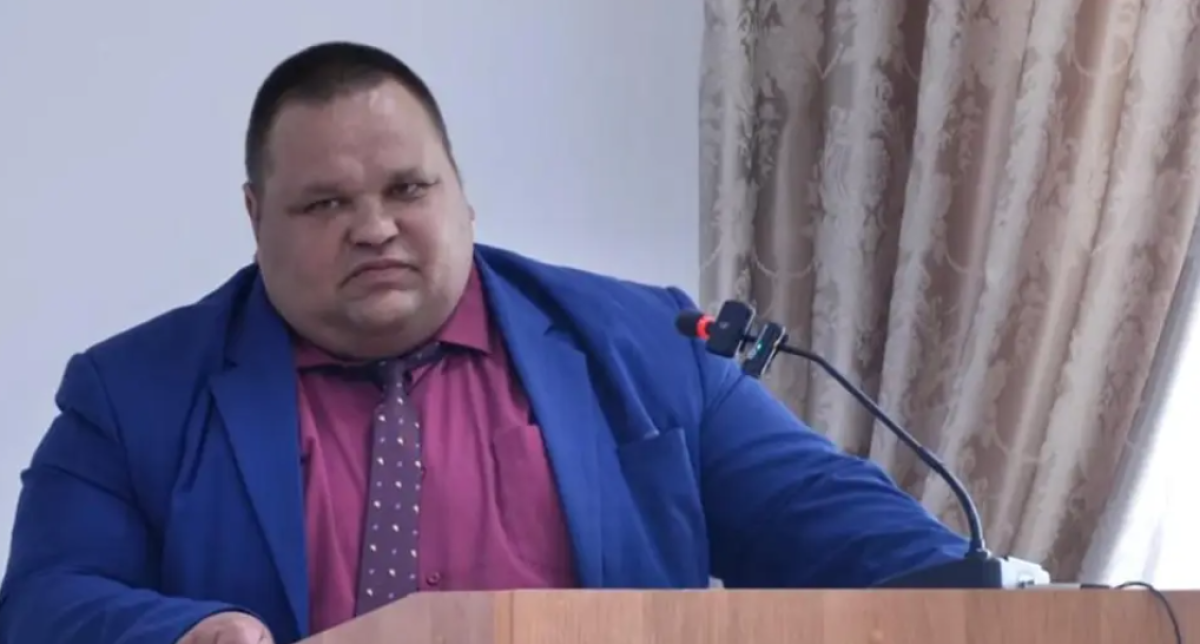 Аким села из СКО получил строгий выговор за появление в нетрезвом виде