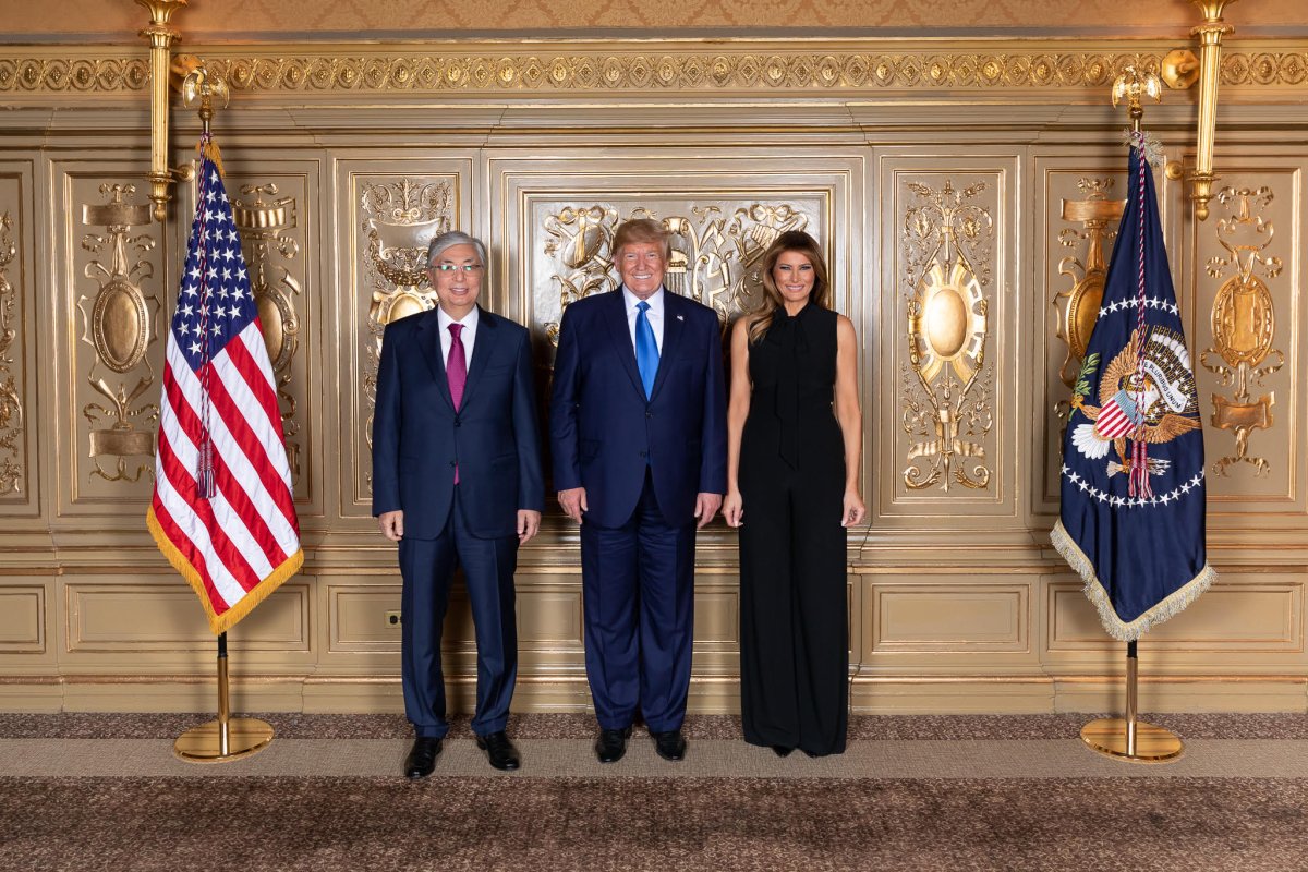 Токаев поздравил Трампа с днем рождения