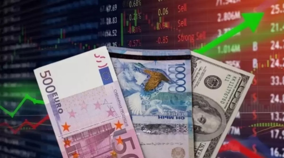 Казахстанцы обновили рекорд, избавляясь от российских рублей
