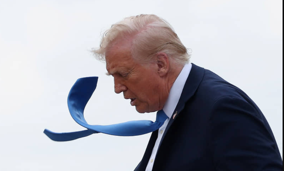 Трамп пригрозил новой атакой на Иран