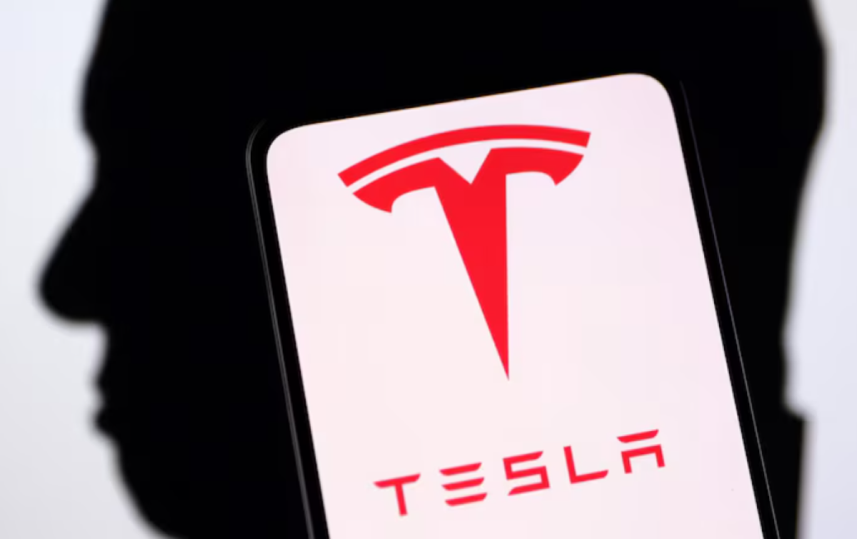 Tesla ответит в суде за смерть женщины в ДТП с автопилотом
