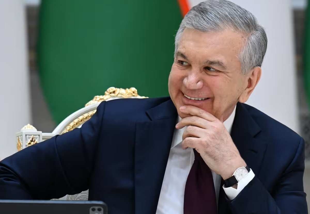 «Вы живёте ради своей страны» — Саида Мирзиёева поздравила отца