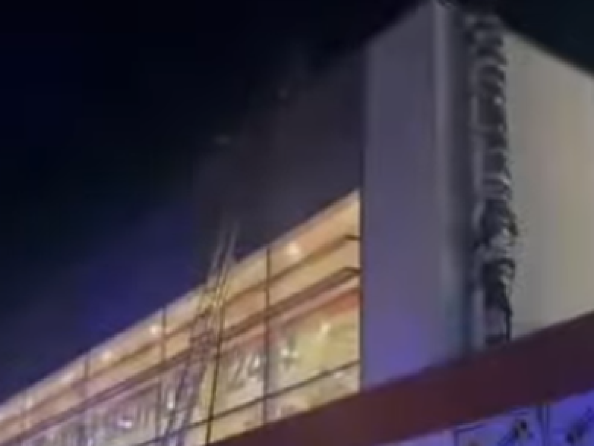 Пожар вспыхнул в кафе в центре Алматы