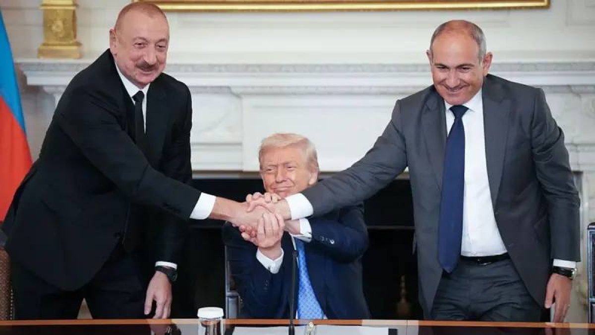 Большой шаг вперёд: Сатпаев о сделке Азербайджана и Армении
