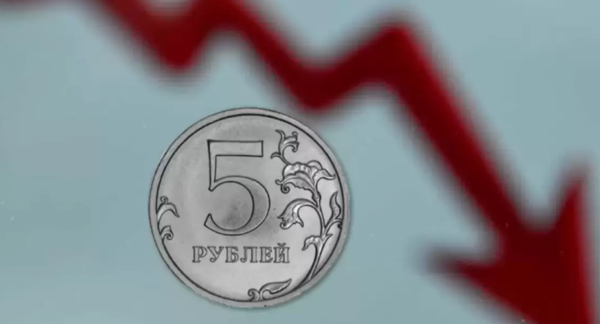 Никому не нужны? В обменниках Казахстана скопились рубли на $100 млн