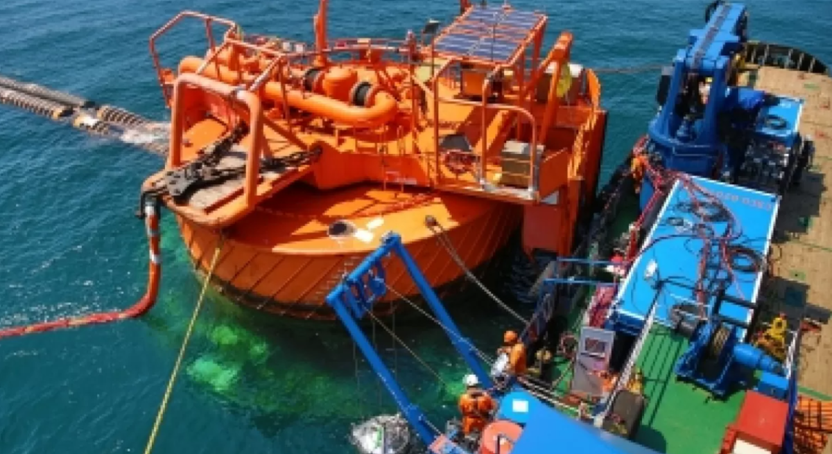 На морском терминале КТК произошел разлив нефти