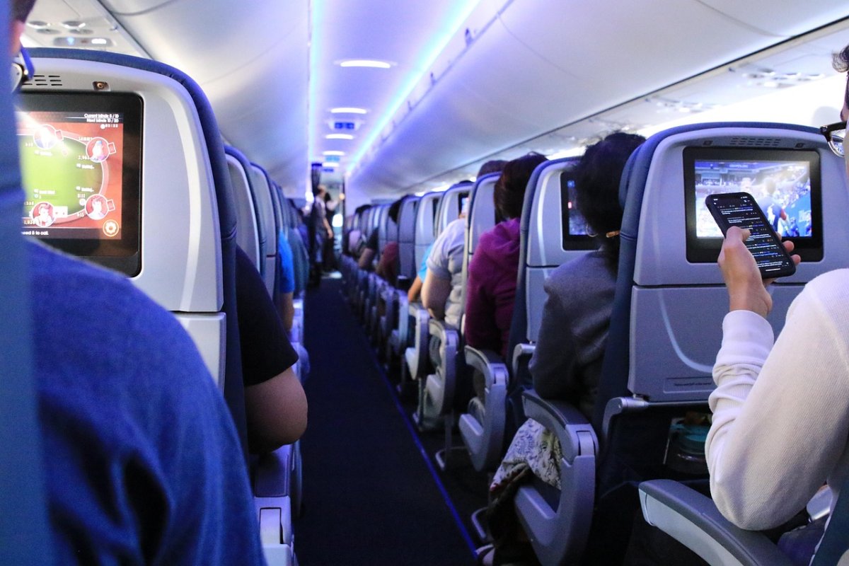 Экстренное снижение совершил самолет Air Astana во время рейса Алматы-Актау