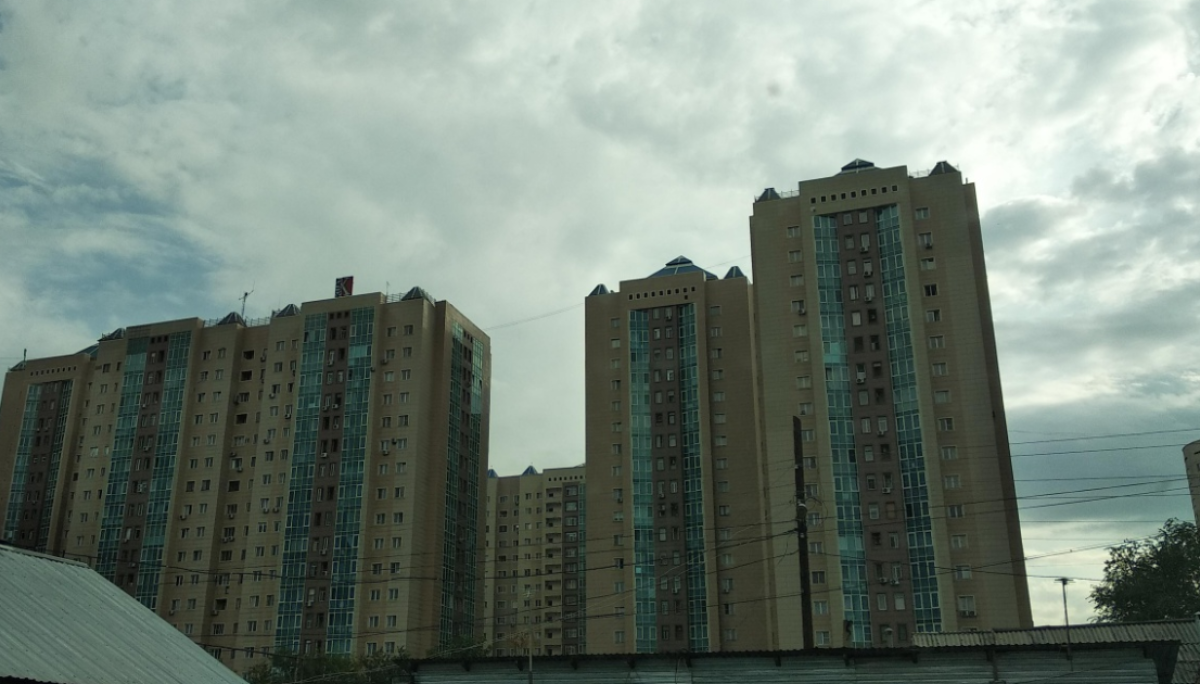 Порядка 1000 нарушений выявили в “знаменитом” ЖК “Манхэттан” в Алматы