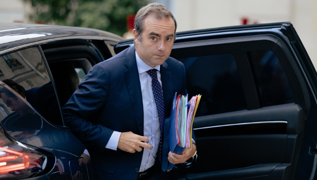 Новым премьер-министром Франции стал Себастьен Лекорню