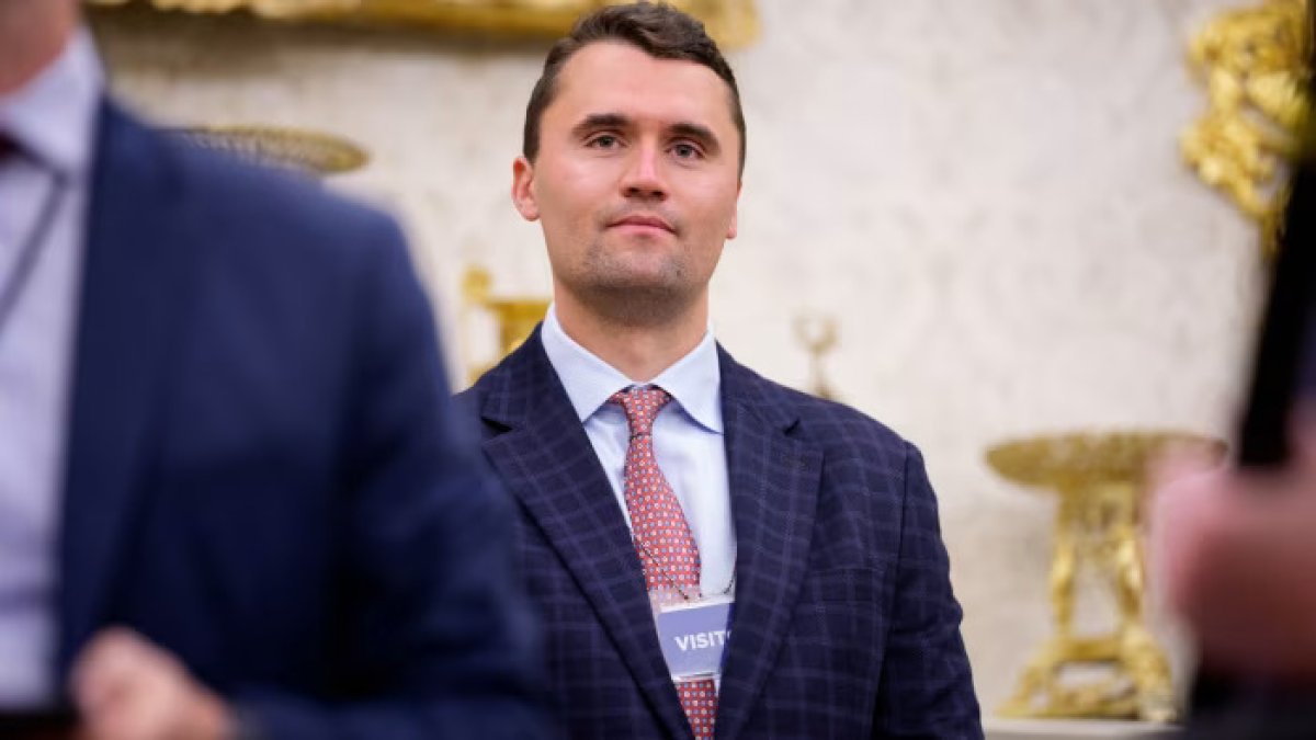 Известного консерватора Чарли Кирка убили в США