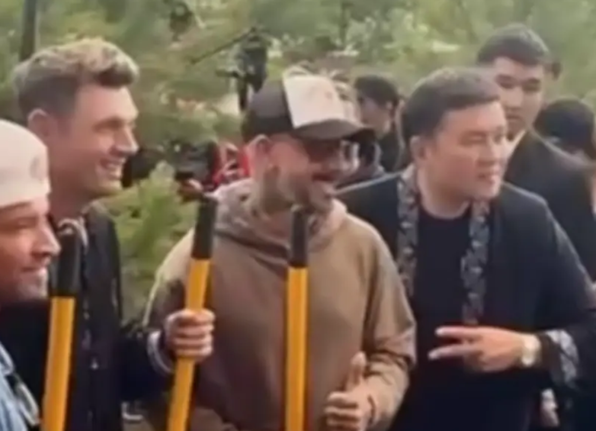 Backstreet Boys посадили деревья в Астане перед концертом