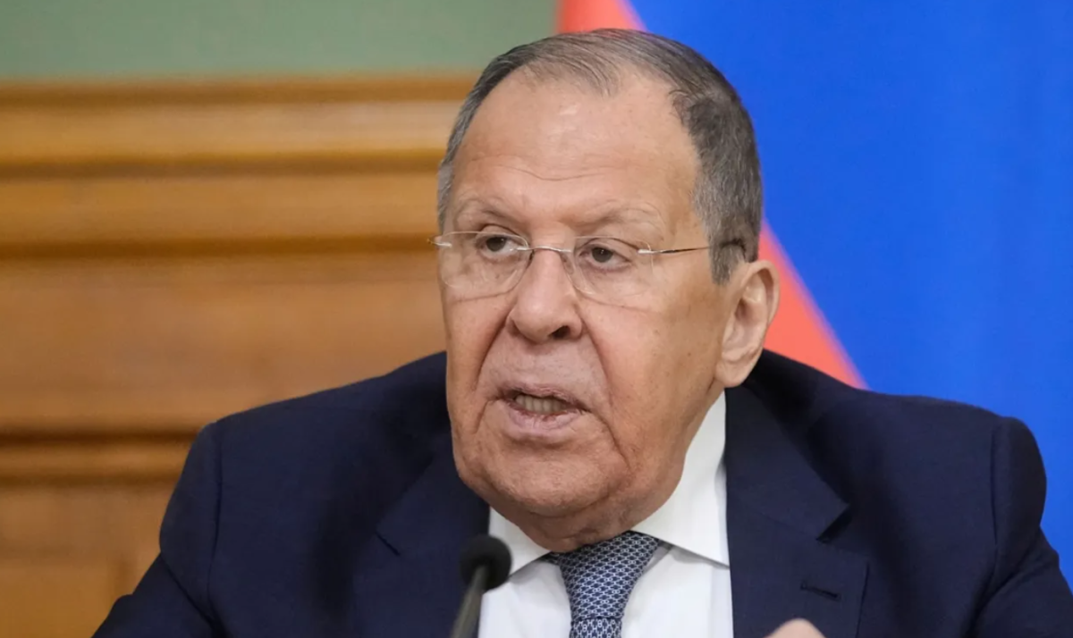 Лавров назвал упавшие в Польше дроны "неспособными долететь из России"