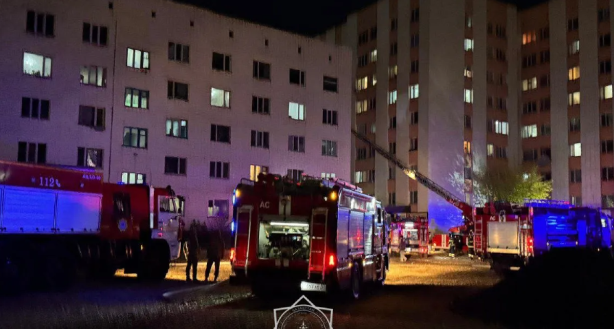 Десятки людей экстренно эвакуировали из жилой пятиэтажки в Кокшетау
