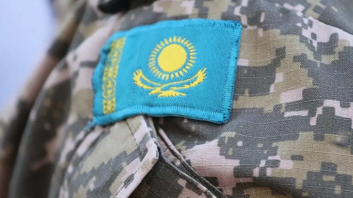 Солдат-срочник спрыгнул с многоэтажки в Алматы