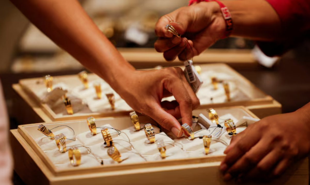 Цена на золото впервые превысила $4 200