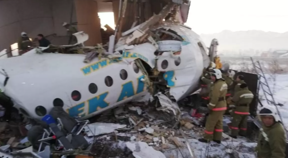 Авиакатастрофа Bek Air в Алматы: погибшие пилоты признаны виновными