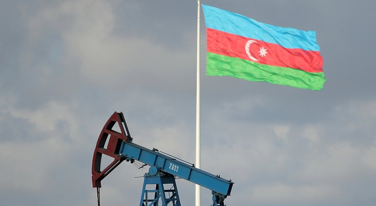Как Азербайджан слезает с нефтяной иглы