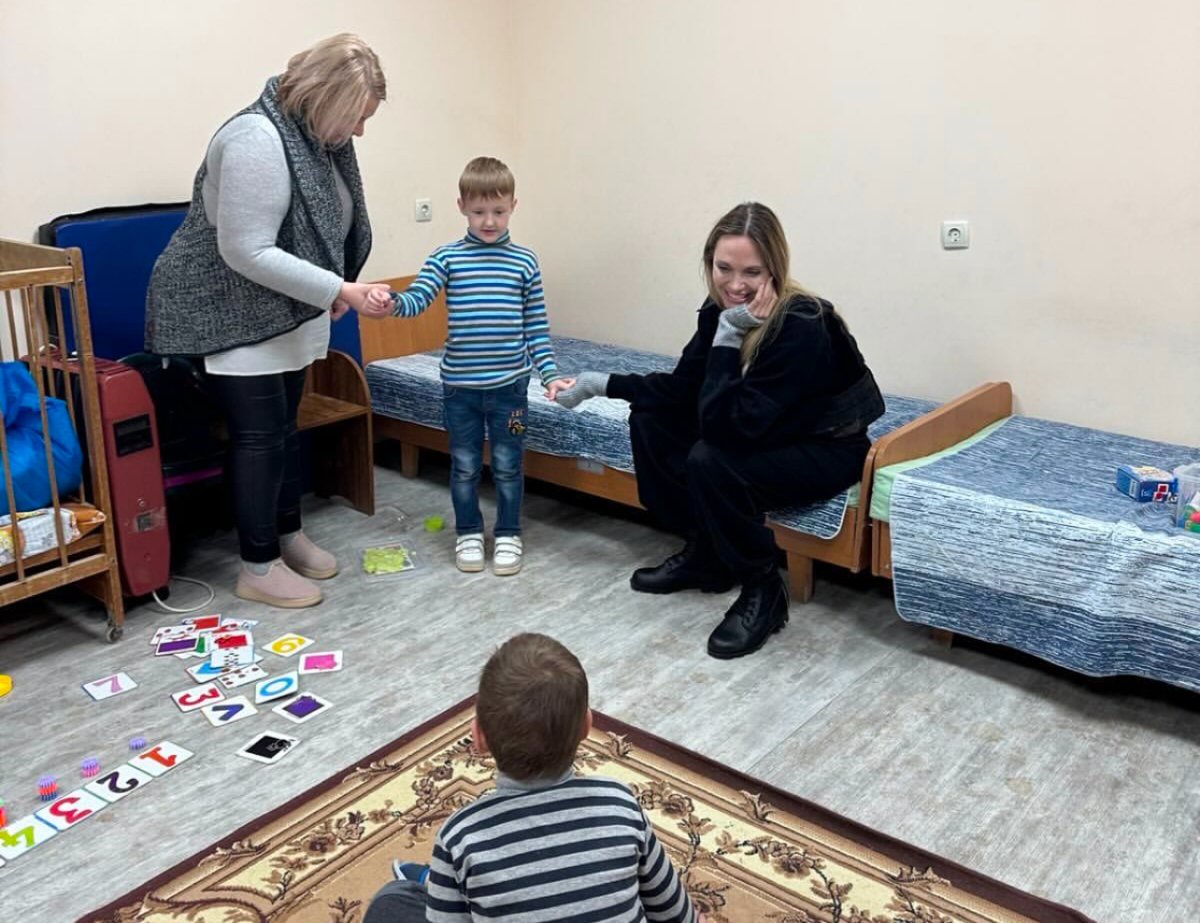 «Человеческое сафари»: Джоли рассказала о второй поездке в Украину