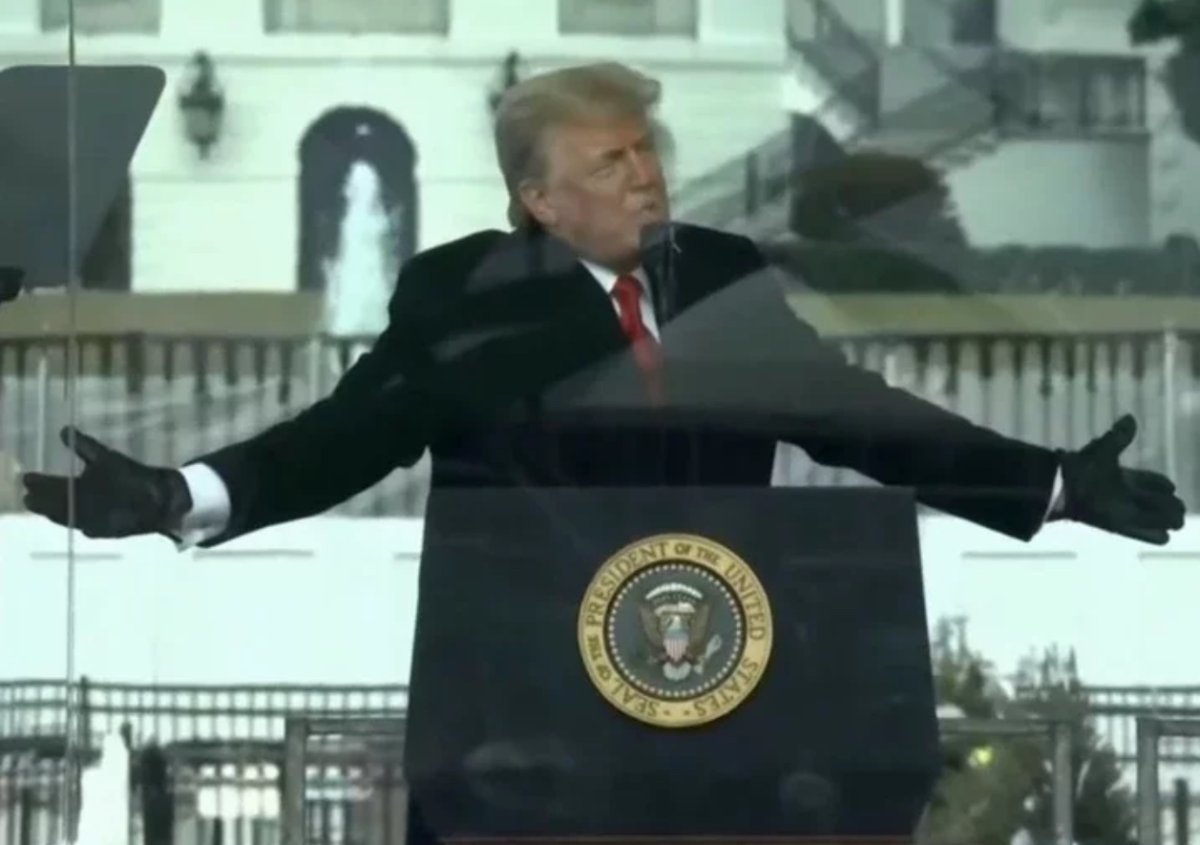 Гендиректор BBC ушёл в отставку из-за подделки речи Трампа