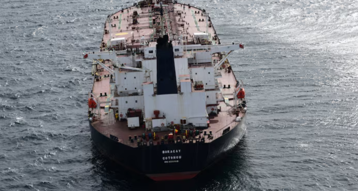 Цены на нефть остаются стабильными на фоне избытка предложения