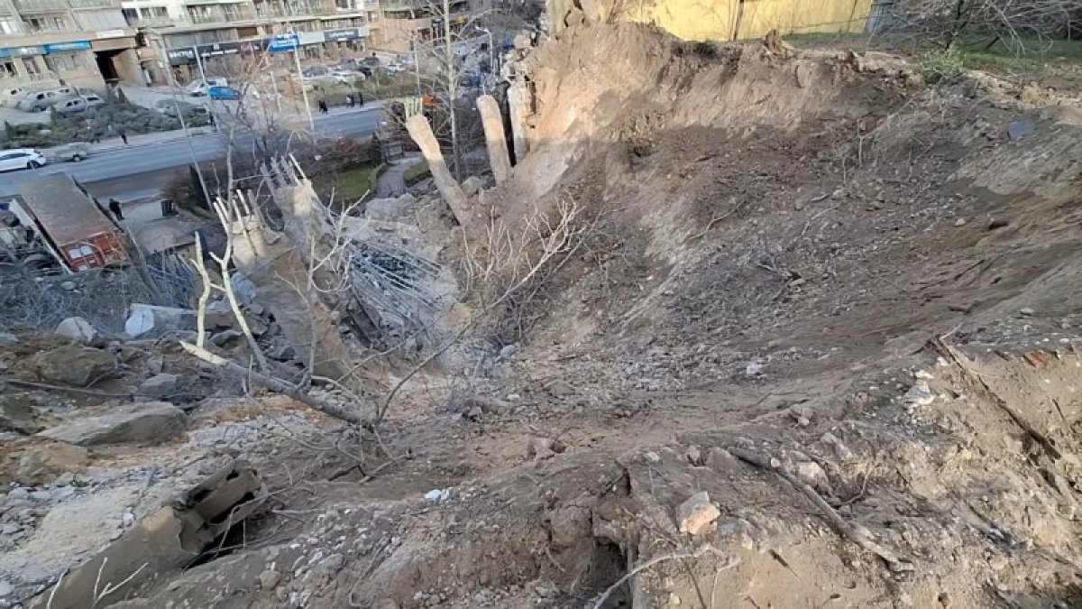 Ильхам Алиев осудил ракетный удар по посольству Азербайджана в Киеве