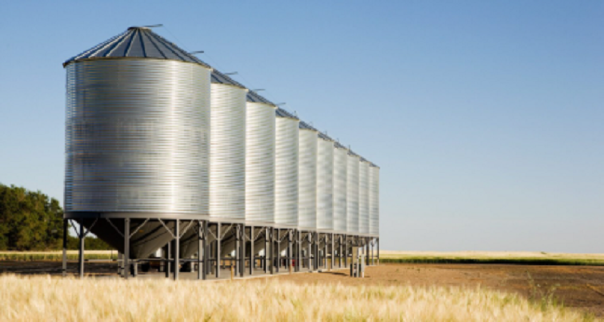 Работница элеватора упала в зернохранилище и погибла в СКО