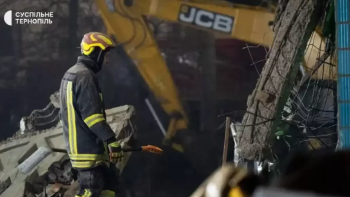 Последствия российской атаки: количество жертв в Тернополе выросло