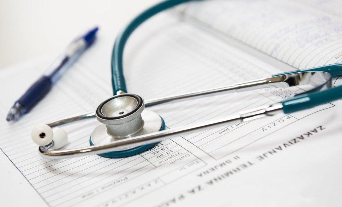 В Жетысу врачей наказали за работу без лицензий