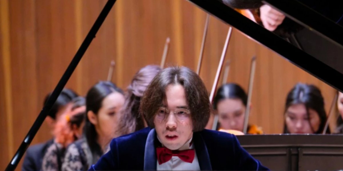 Казахстанский музыкант представил первую квантовую симфонию в Оксфорде