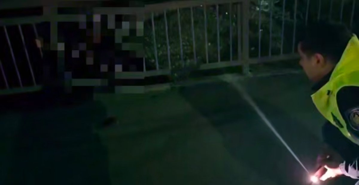 Подросток пытался спрыгнуть с моста в Талдыкоргане