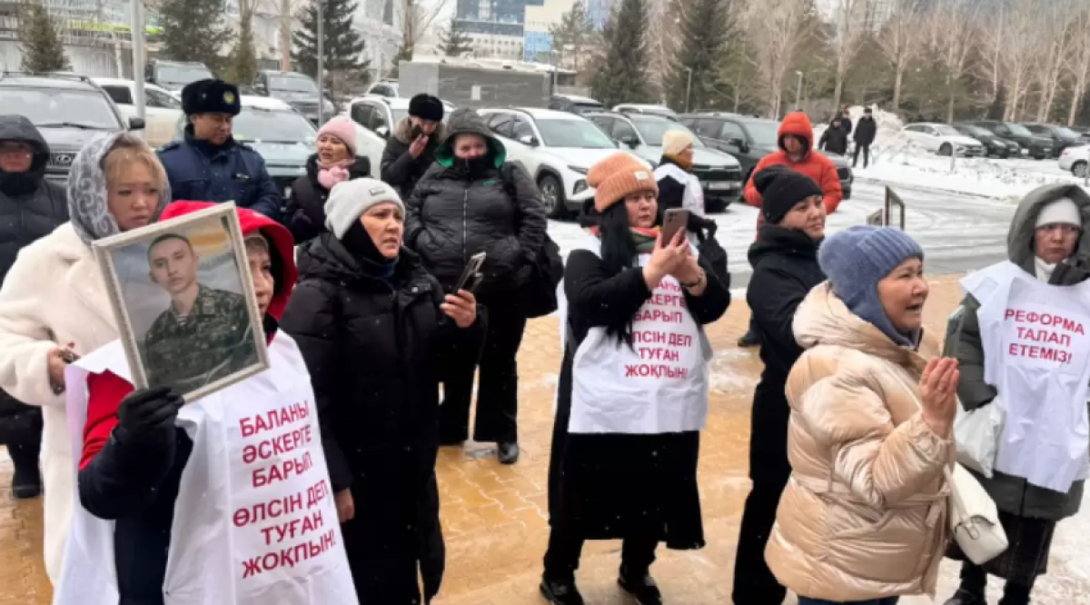 Гибель солдат в мирное время: что ответили в МВД о трагедиях в армии Казахстана