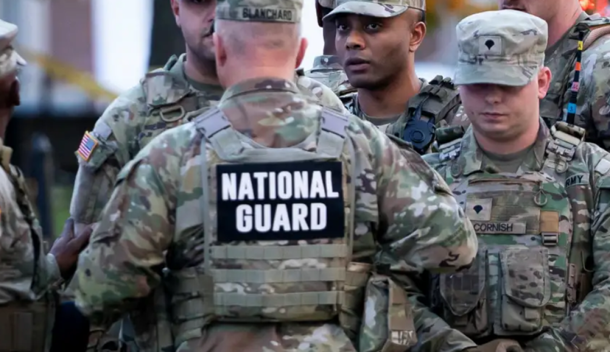 Служащая Нацгвардии США скончалась после стрельбы у Белого дома