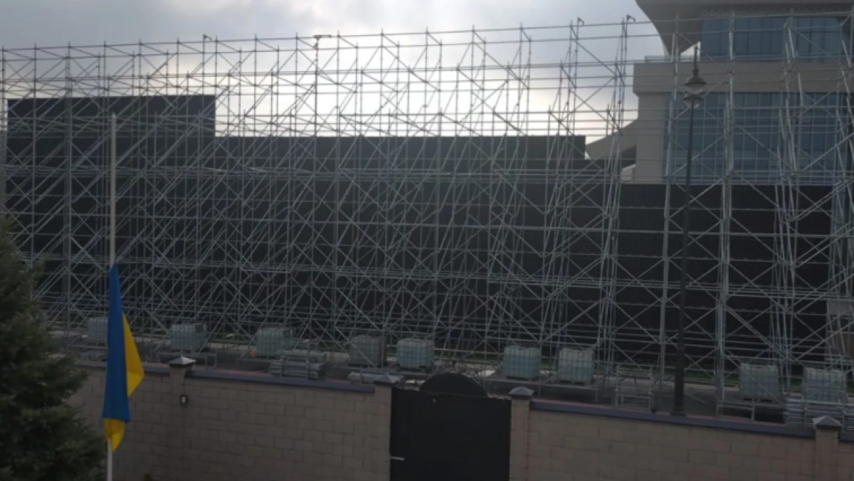 В Бишкеке «спрятали» посольство Украины перед визитом Путина