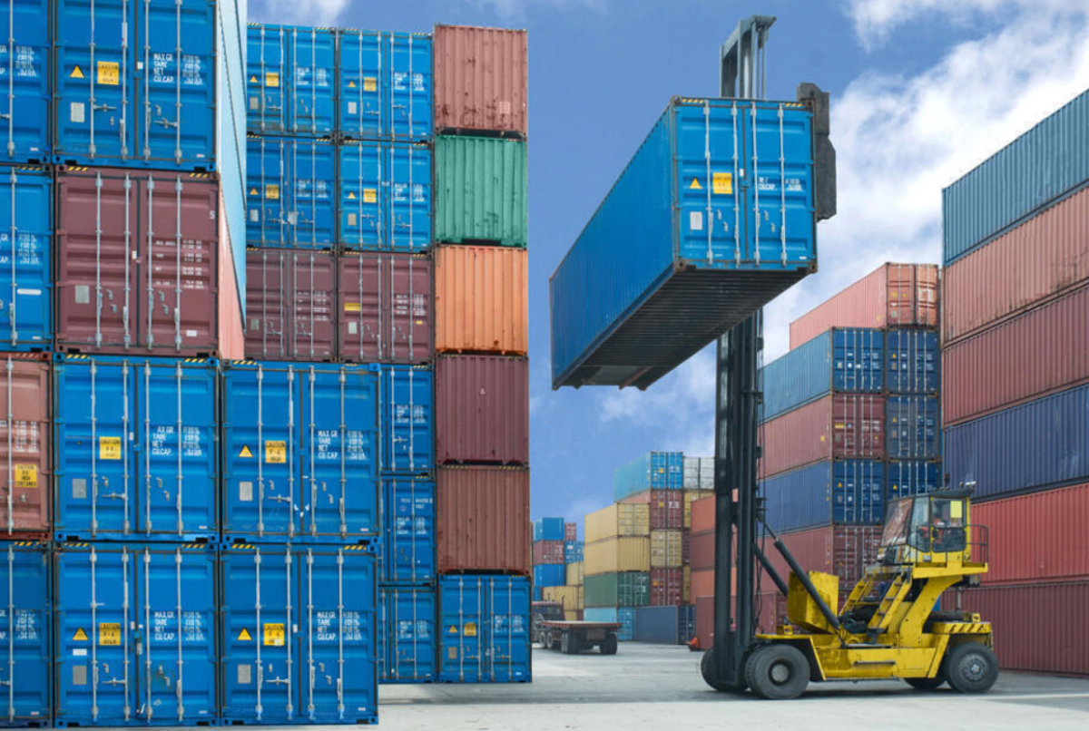 Грузопоток между Казахстаном и Азербайджаном вырос в семь раз