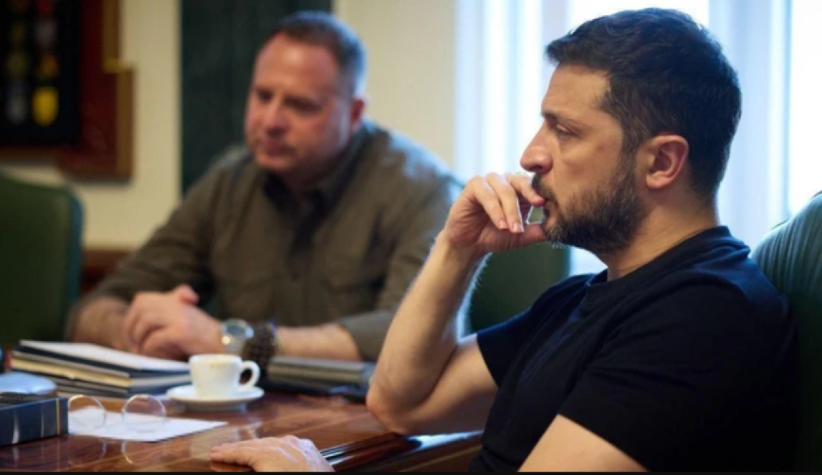 Зеленский объявил об уходе Ермака с поста главы офиса президента