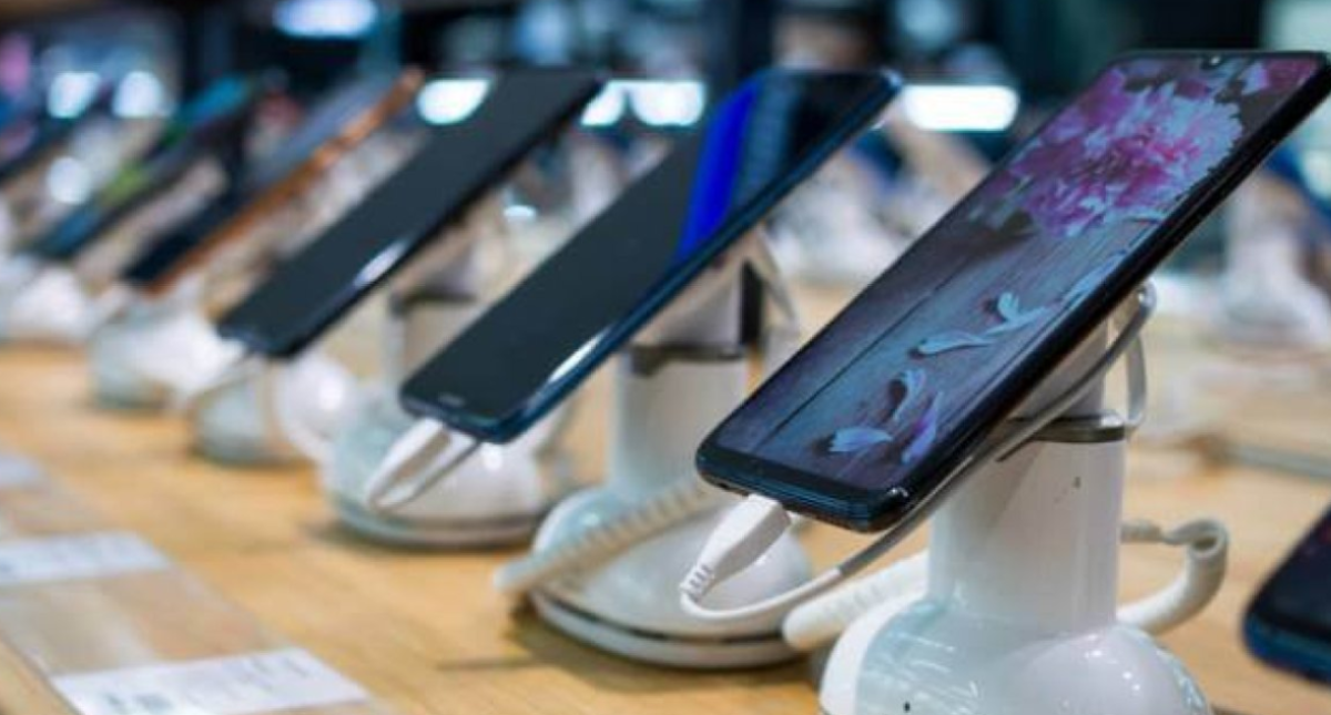 Импорт смартфонов в Казахстане резко вырос в сентябре