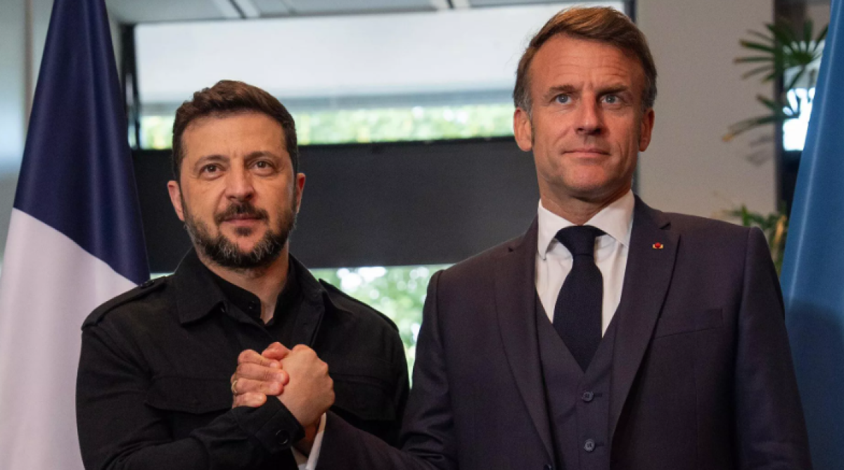 Зеленский приехал на встречу с Макроном в Париж