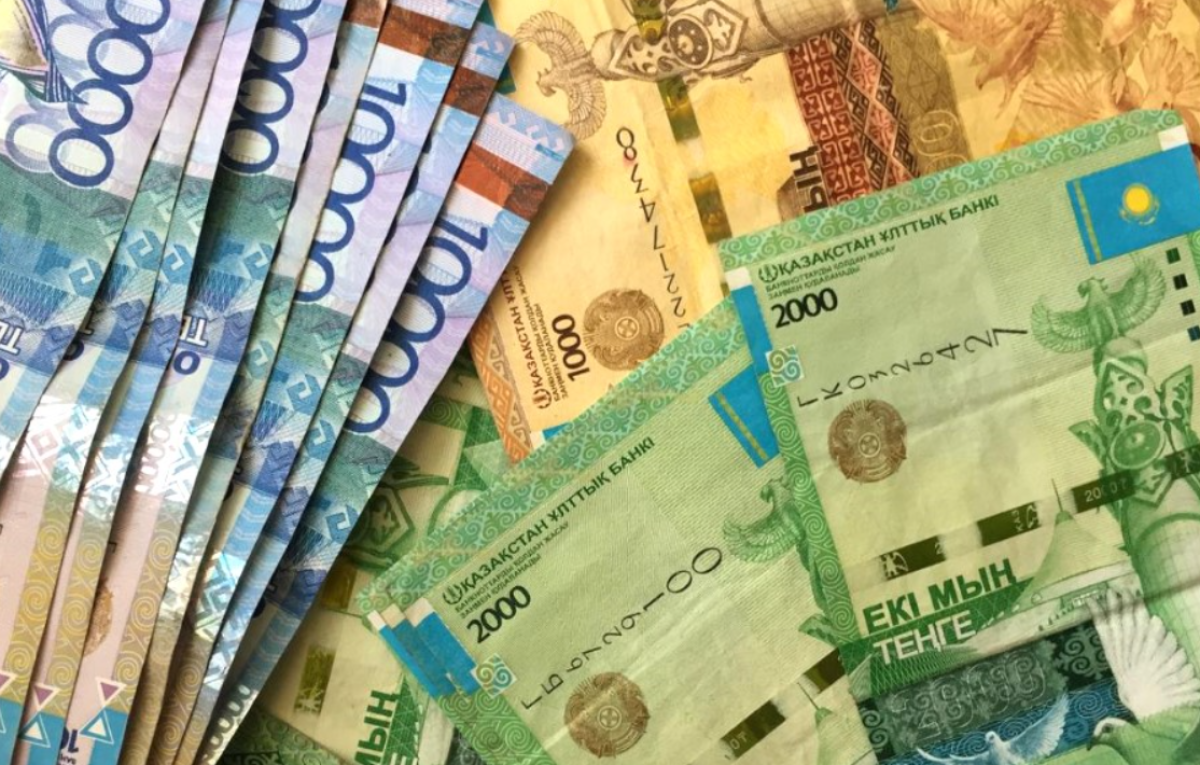 Исследование: 25% казахстанцев оформляют кредиты ради распродаж