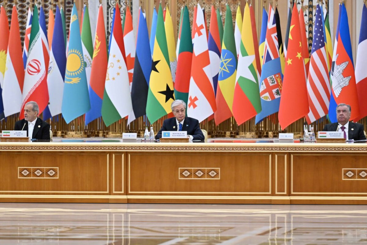 Крупным державам нужно проявить политическую волю – Токаев о переговорах по Украине